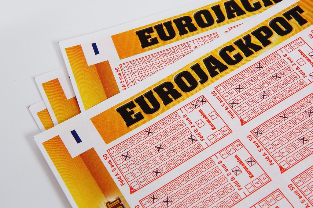 Hur spelar man Eurojackpot?